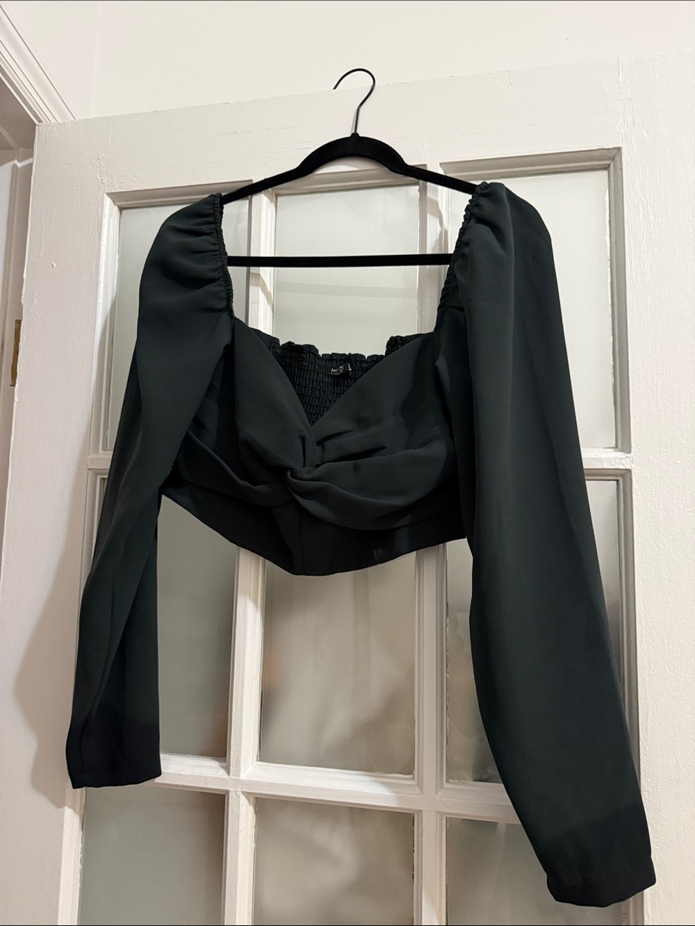 Black Long Sleeve Twist-Front Crop Top